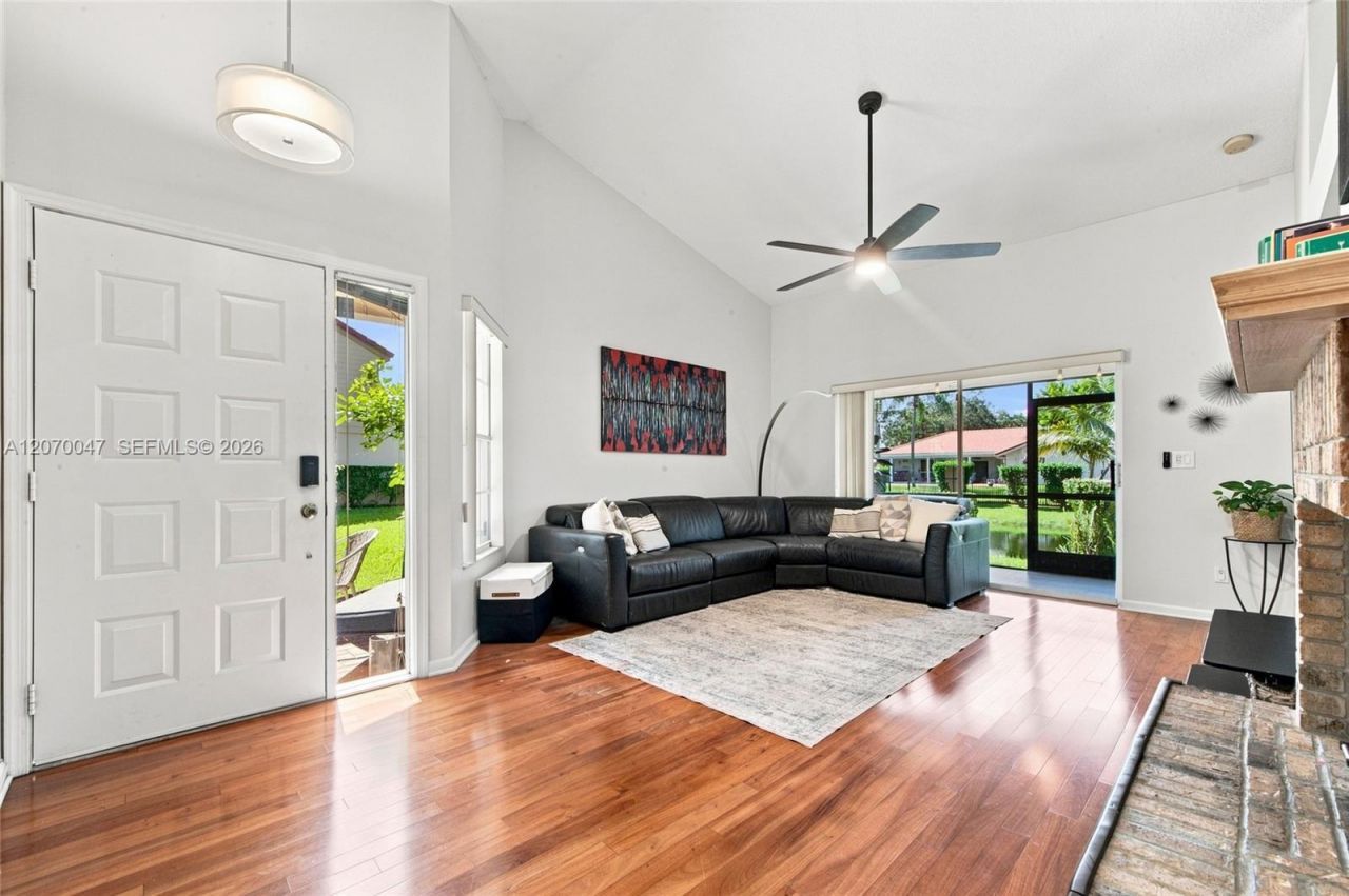 10852 Cypress Glen Dr , Coral Springs, FL 33071 Photo