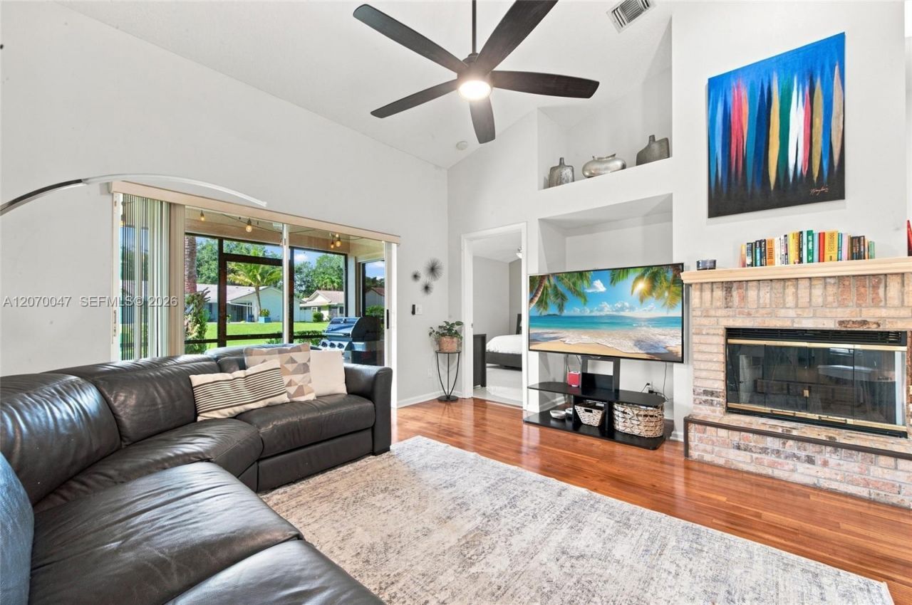 10852 Cypress Glen Dr , Coral Springs, FL 33071 Photo