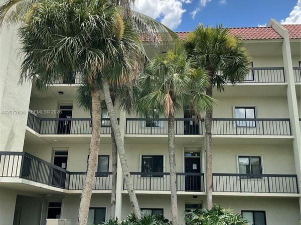3050 Presidential Way , Unit 403, West Palm Beach, FL 33401