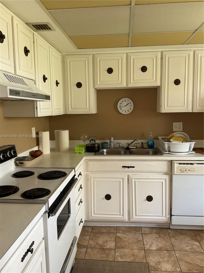 3050 Presidential Way , Unit 403, West Palm Beach, FL 33401 Photo