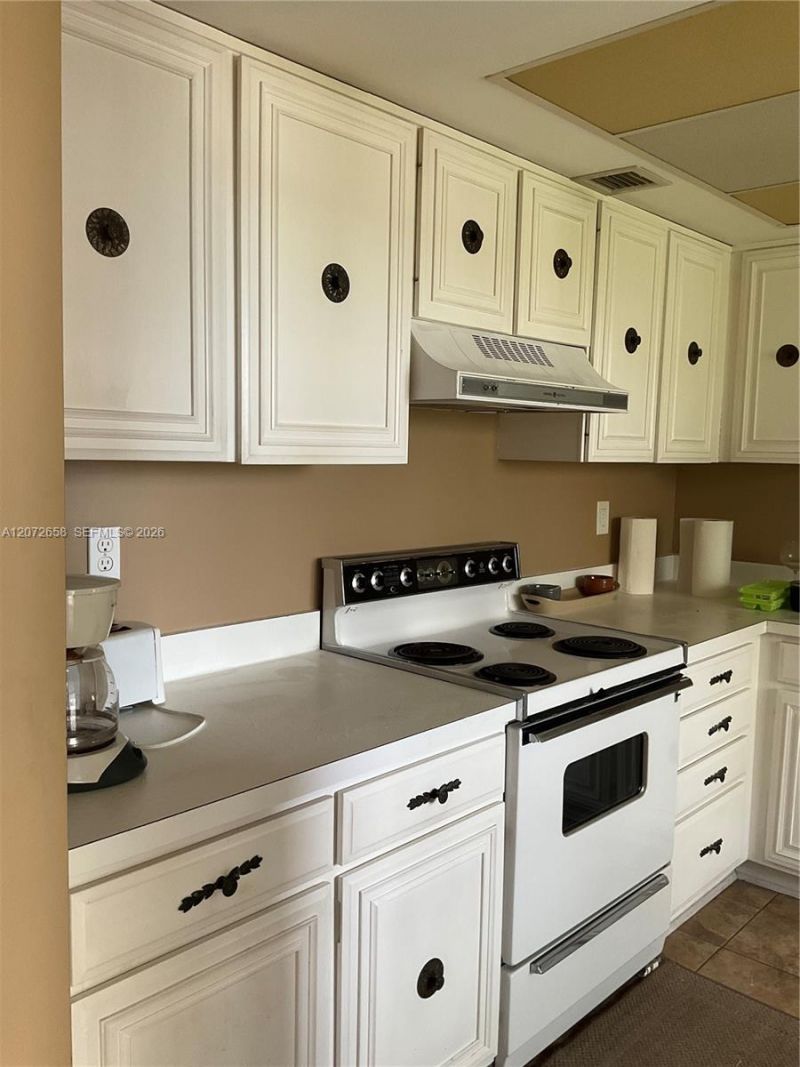 3050 Presidential Way , Unit 403, West Palm Beach, FL 33401 Photo