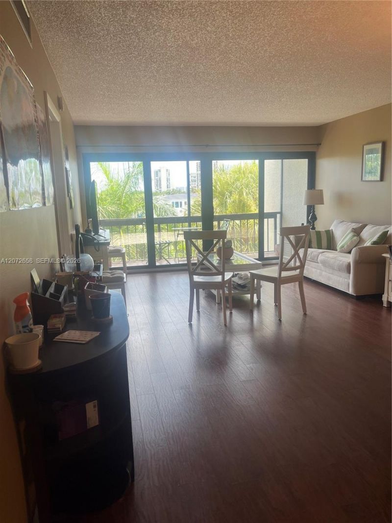 3050 Presidential Way , Unit 403, West Palm Beach, FL 33401 Photo