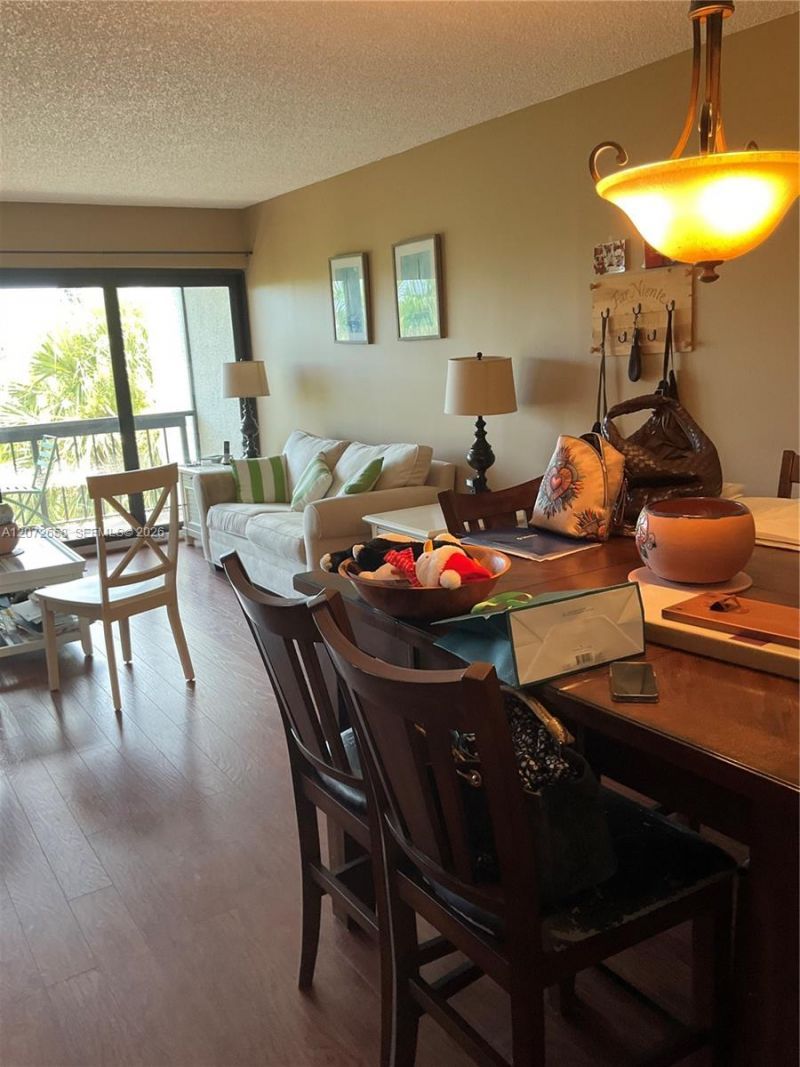 3050 Presidential Way , Unit 403, West Palm Beach, FL 33401 Photo