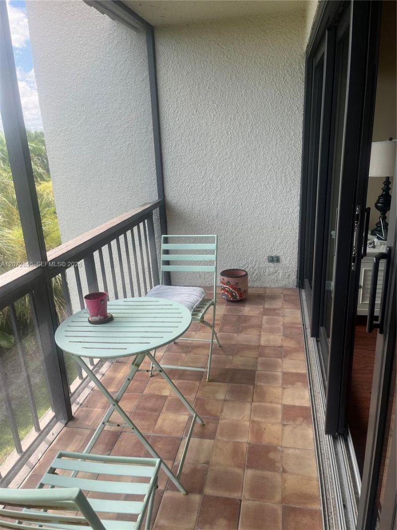 3050 Presidential Way , Unit 403, West Palm Beach, FL 33401 Photo