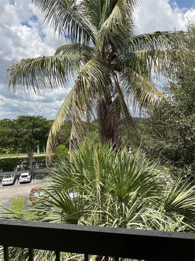 3050 Presidential Way , Unit 403, West Palm Beach, FL 33401 Photo