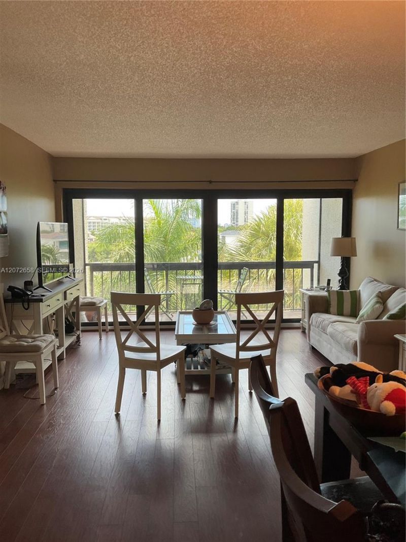 3050 Presidential Way , Unit 403, West Palm Beach, FL 33401 Photo