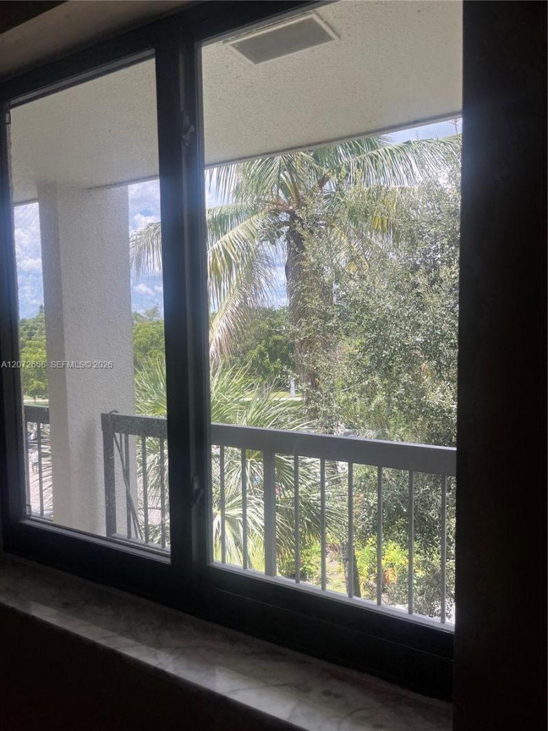 3050 Presidential Way , Unit 403, West Palm Beach, FL 33401 Photo