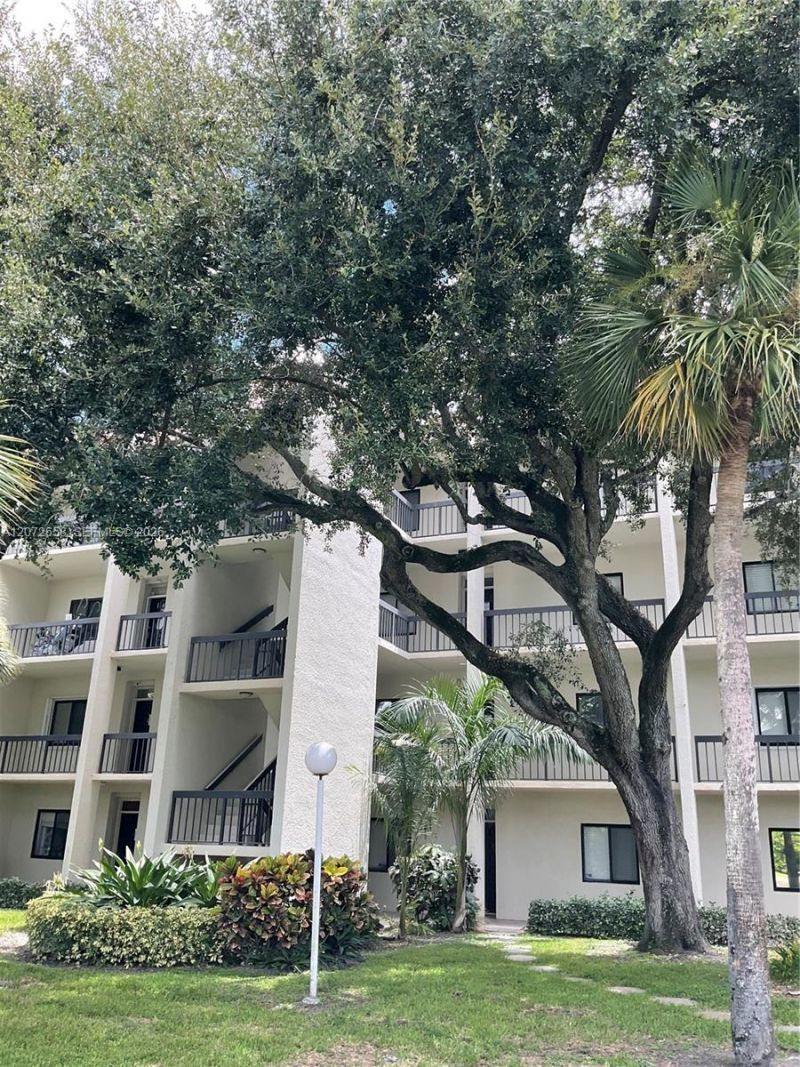 3050 Presidential Way , Unit 403, West Palm Beach, FL 33401 Photo