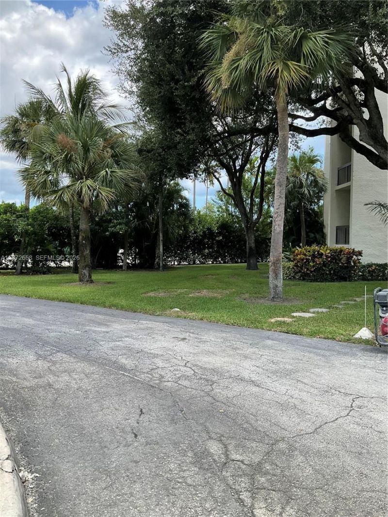 3050 Presidential Way , Unit 403, West Palm Beach, FL 33401 Photo