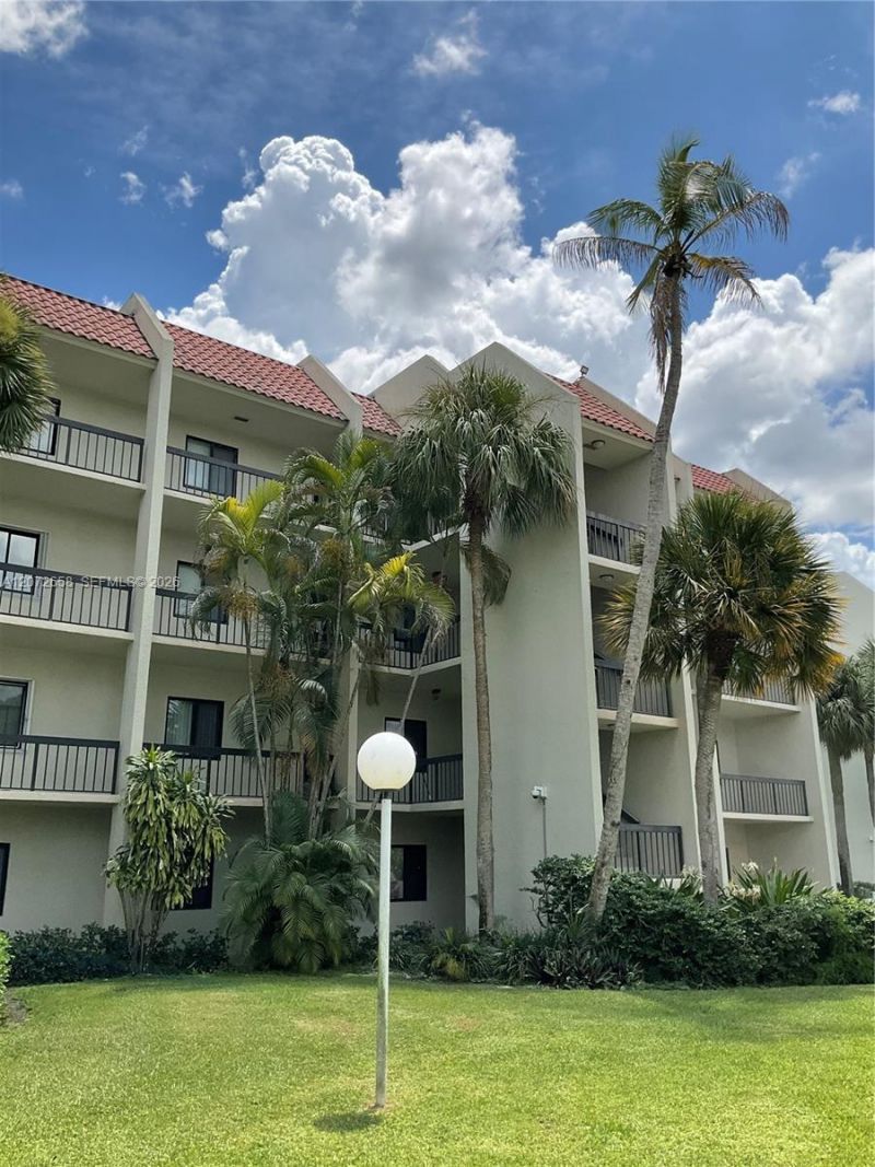 3050 Presidential Way , Unit 403, West Palm Beach, FL 33401 Photo