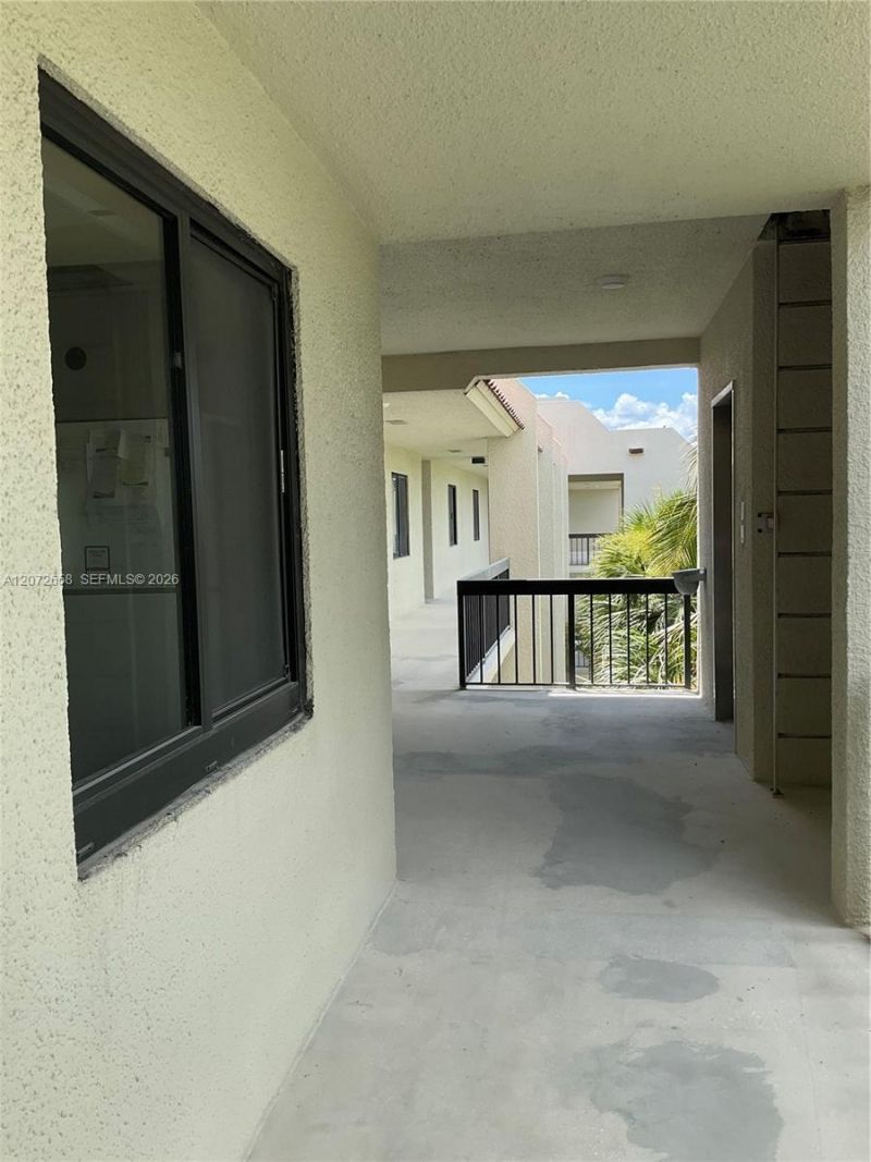 3050 Presidential Way , Unit 403, West Palm Beach, FL 33401 Photo