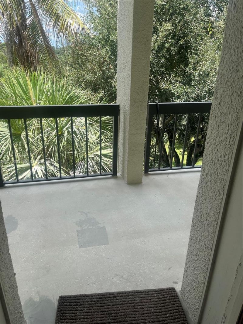 3050 Presidential Way , Unit 403, West Palm Beach, FL 33401 Photo