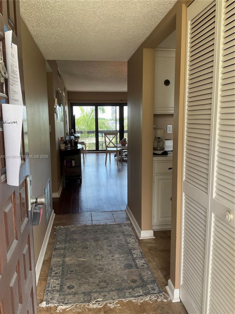 3050 Presidential Way , Unit 403, West Palm Beach, FL 33401 Photo
