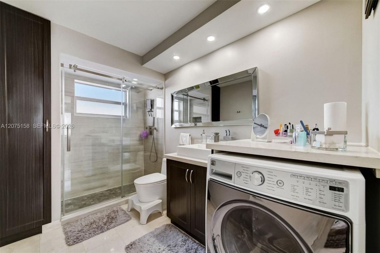 121 Golden Isles Dr , Unit 907, Hallandale Beach, FL 33009 Photo