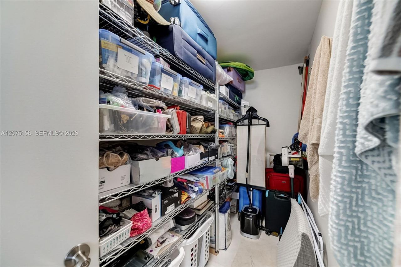 121 Golden Isles Dr , Unit 907, Hallandale Beach, FL 33009 Photo