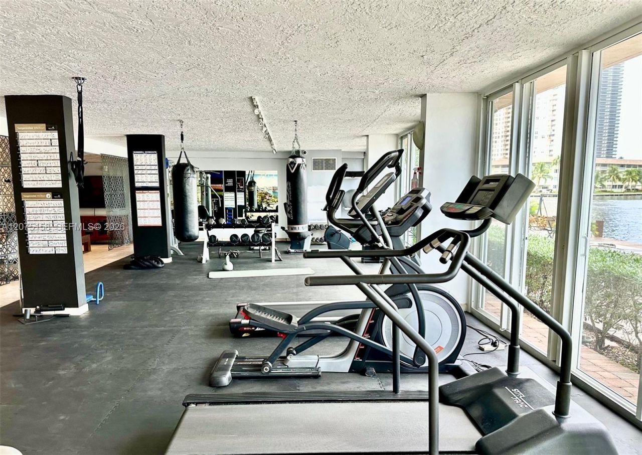 121 Golden Isles Dr , Unit 907, Hallandale Beach, FL 33009 Photo