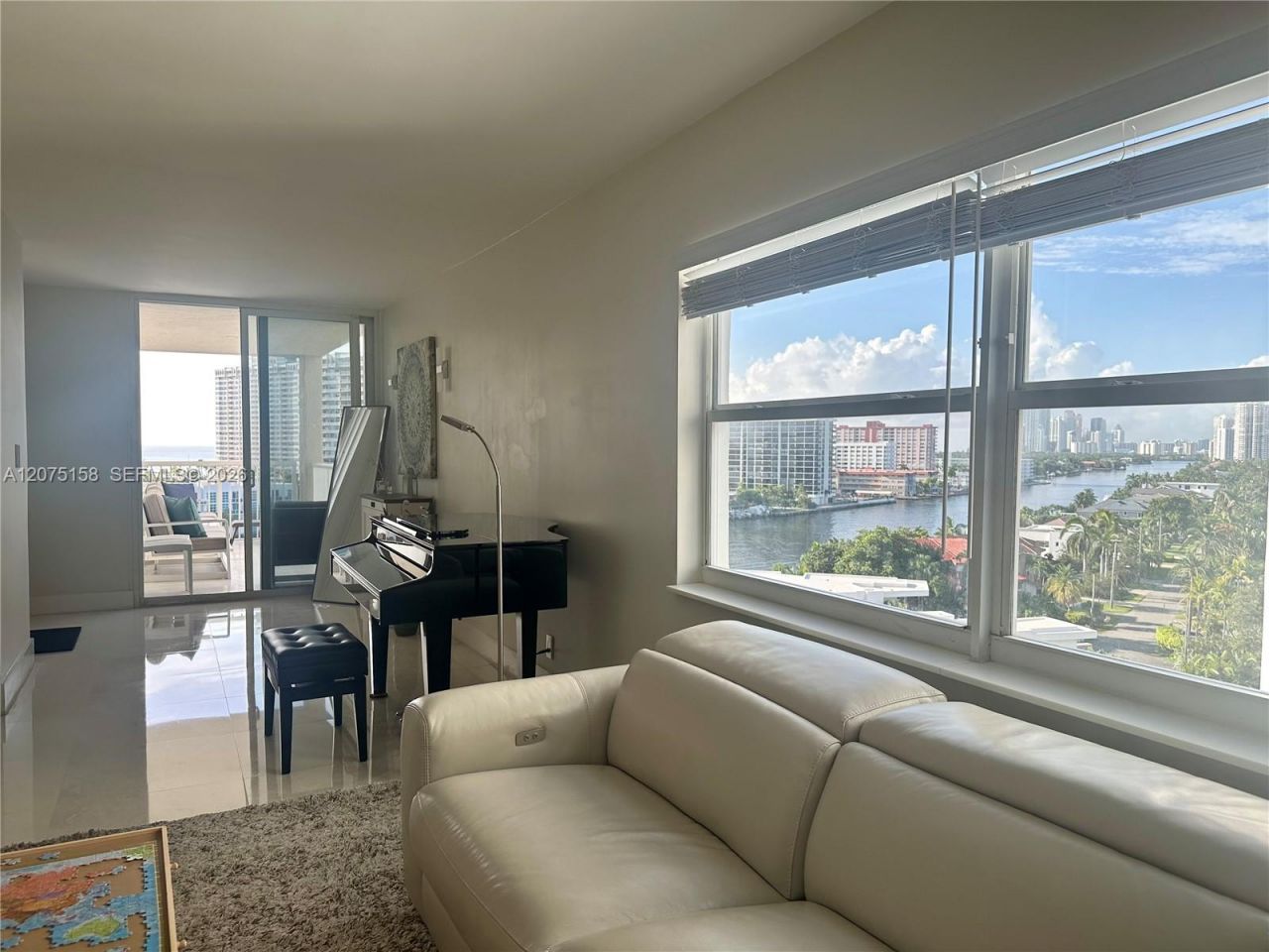 121 Golden Isles Dr , Unit 907, Hallandale Beach, FL 33009 Photo
