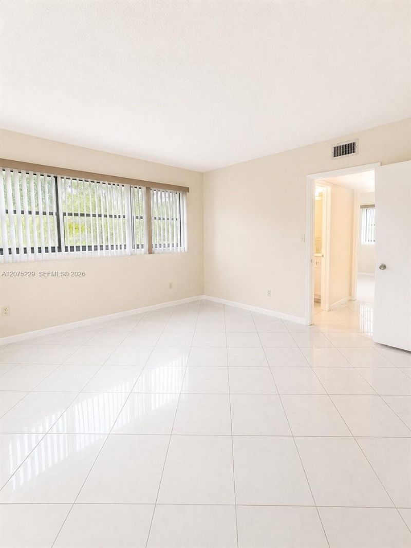 245 NE 191st St , Unit 3012, Miami, FL 33179 Photo