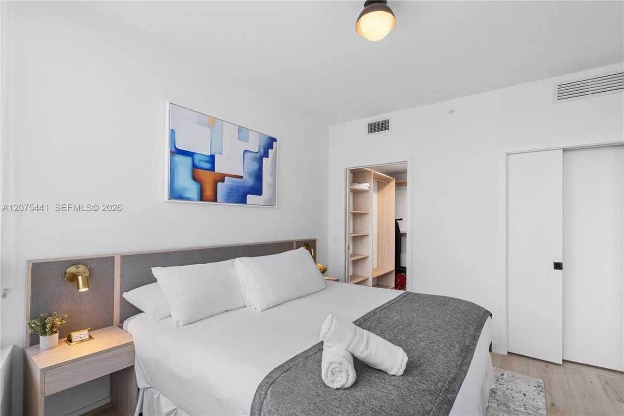 225 N Miami Ave , Unit 2807, Miami, FL 33128 Photo