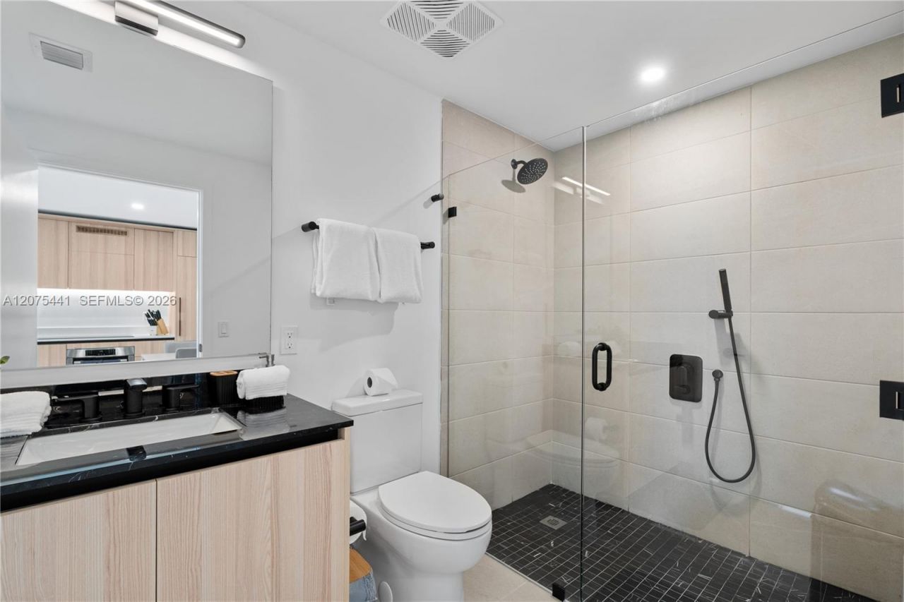225 N Miami Ave , Unit 2807, Miami, FL 33128 Photo
