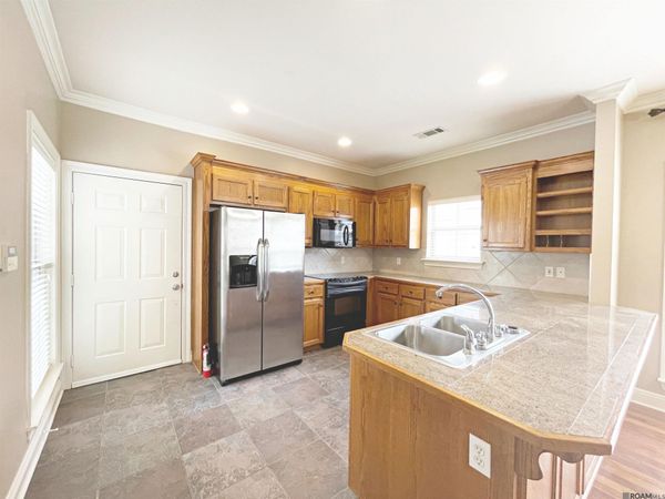 10362 Hillmont Ave, Baton Rouge, LA 70810