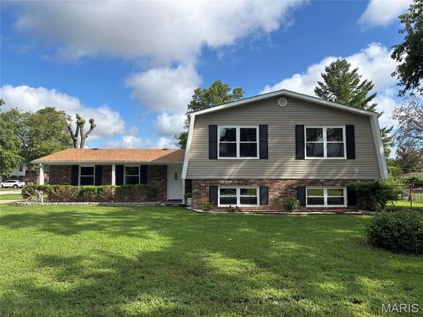 209 Orleans Drive , Fairview Heights, IL 62208