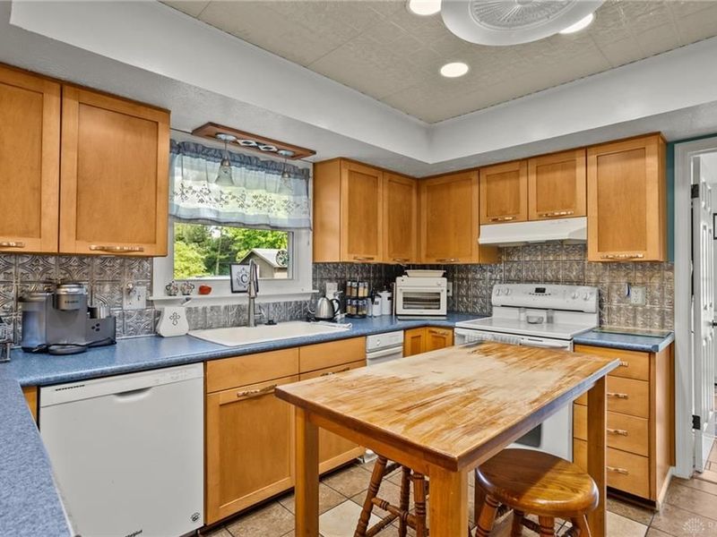2425 Greenlawn Drive, Troy, OH 45373 Photo 16