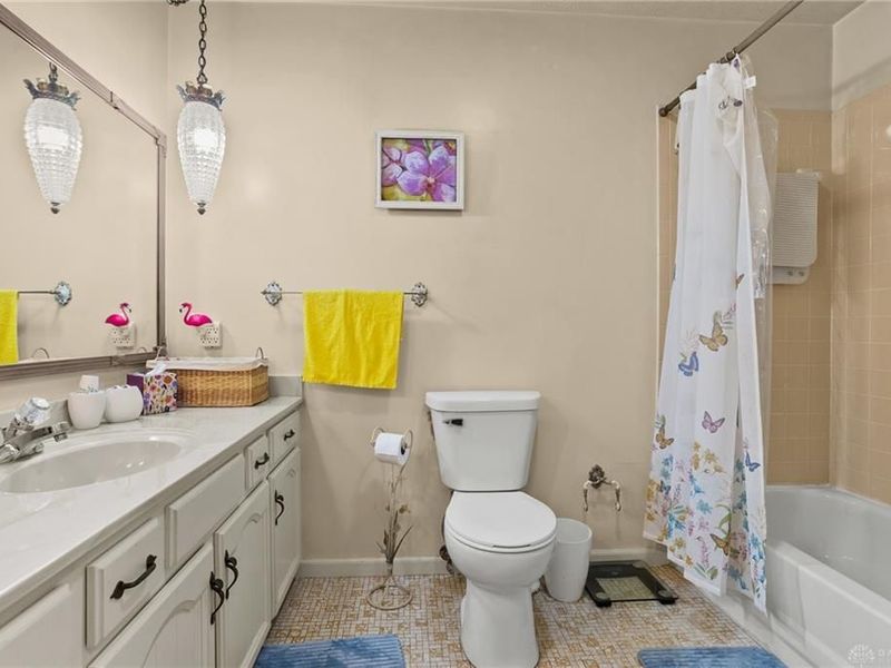 2425 Greenlawn Drive, Troy, OH 45373 Photo 30