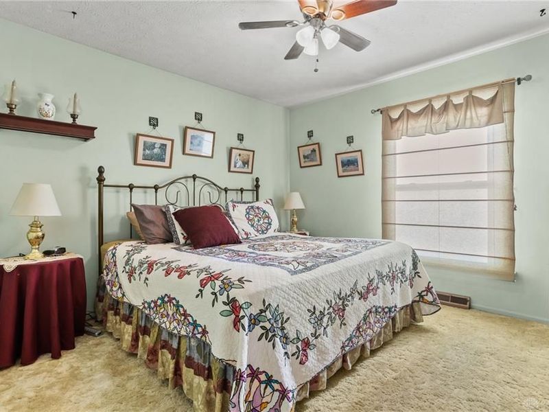2425 Greenlawn Drive, Troy, OH 45373 Photo 36