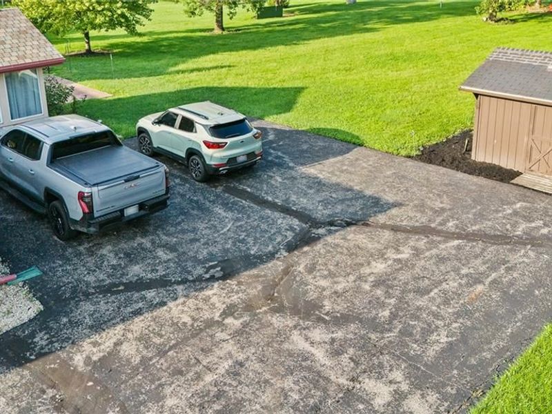 2425 Greenlawn Drive, Troy, OH 45373 Photo 4