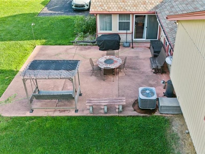 2425 Greenlawn Drive, Troy, OH 45373 Photo 5