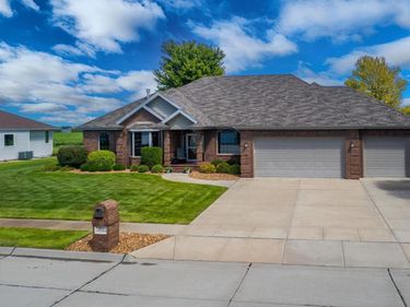 461 S Deer Creek Place, Columbus, NE 68601