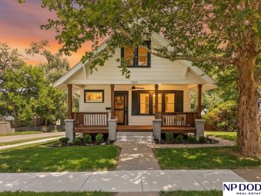 2501 Hanscom Boulevard, Omaha, NE 68105