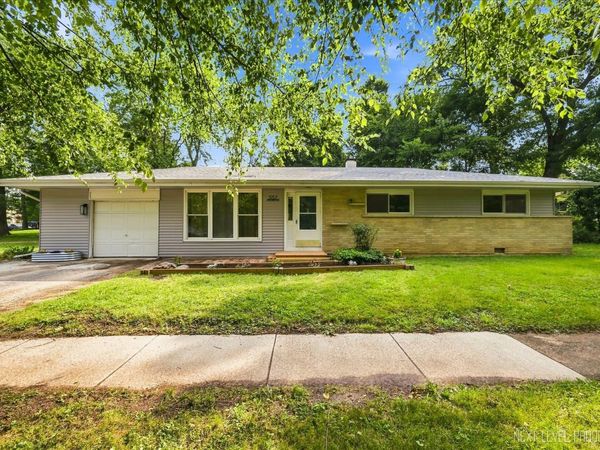 557 Willard Avenue , Elgin, IL 60120