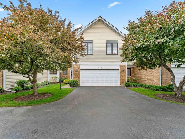 825 Braeman Court , Libertyville, IL 60048