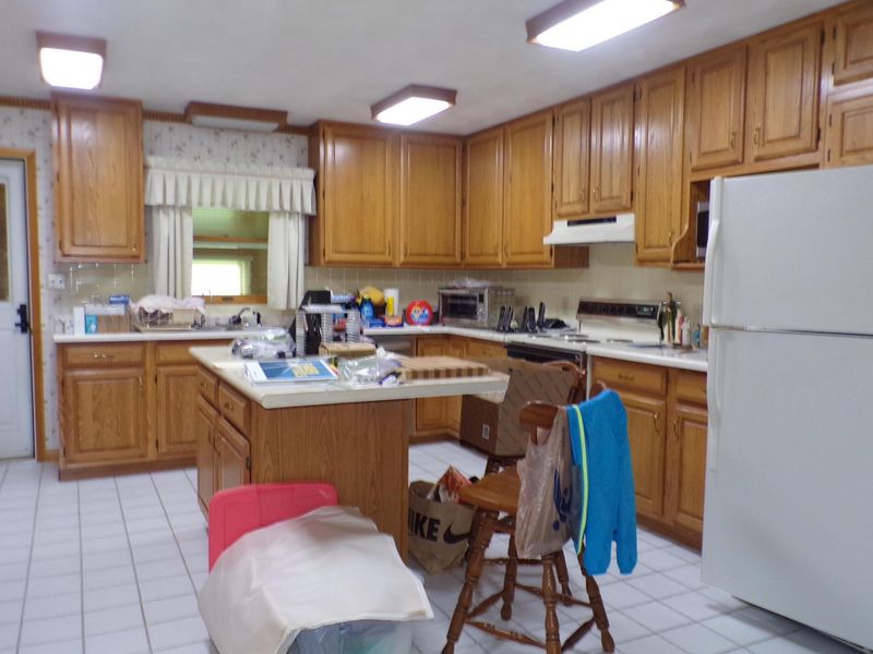 1361 Johnson Place, Washington Court House, OH 43160 Photo 7