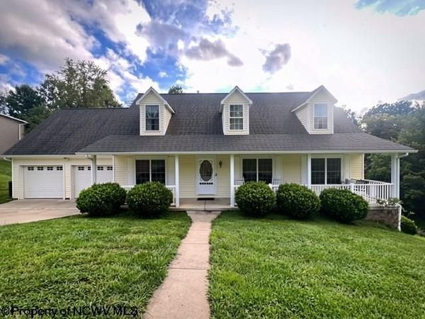 1601 Acorn Drive, Fairmont, WV 26554