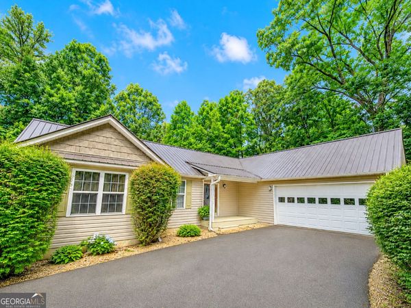 97 Tradewinds Road, Cleveland, GA 30528