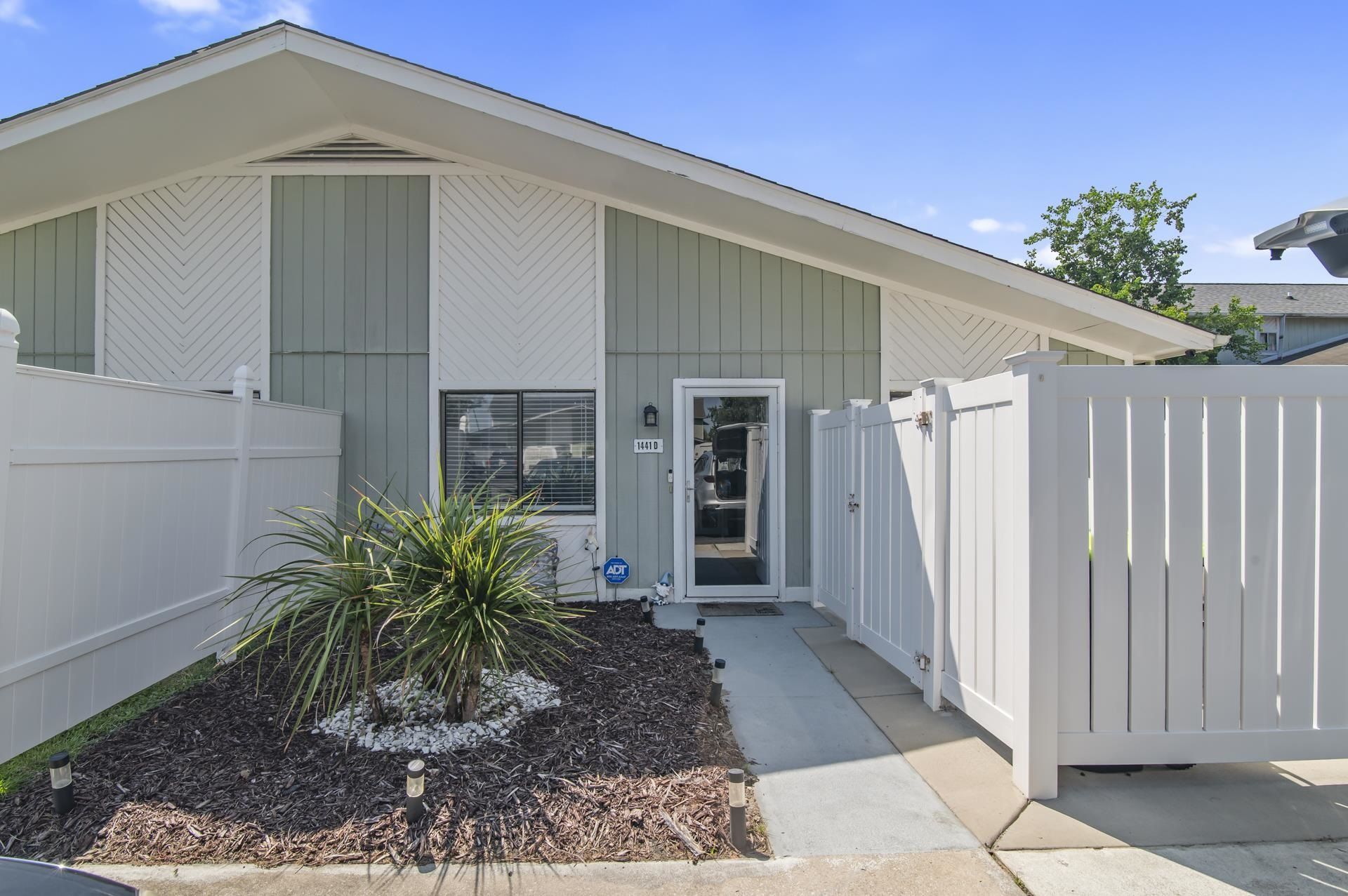 1441 Turkey Ridge Rd. Photo 2