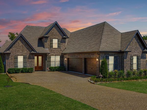 982 Luxborough Dr , Hendersonville, TN 37075
