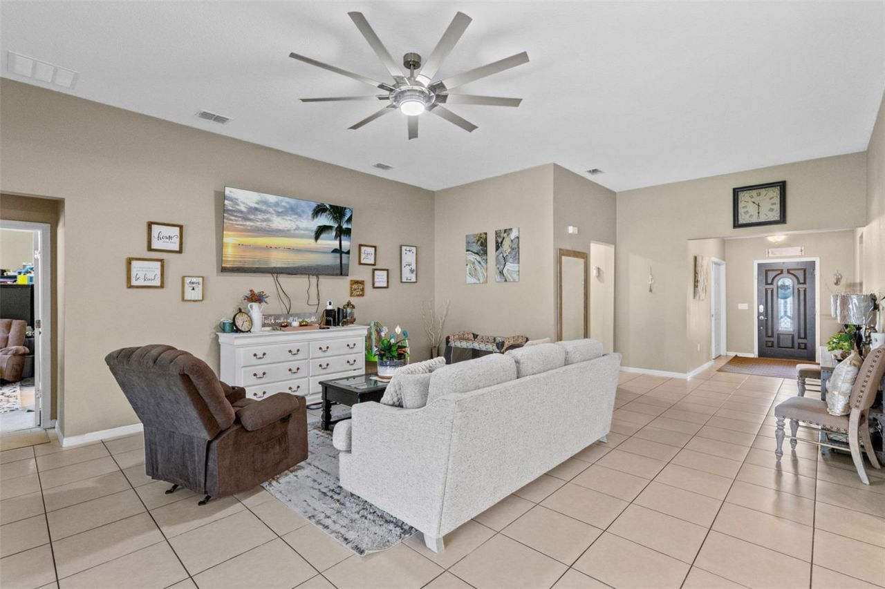 394 Blue Lake Circle, Kissimmee, FL 34758 Photo