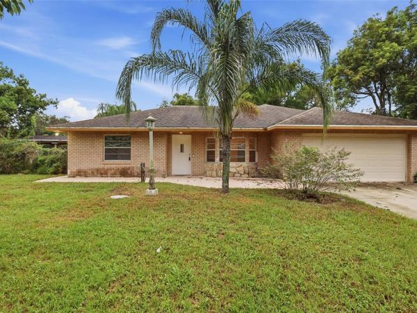 1098 E DE CARLO DRIVE , DELTONA, FL 32725