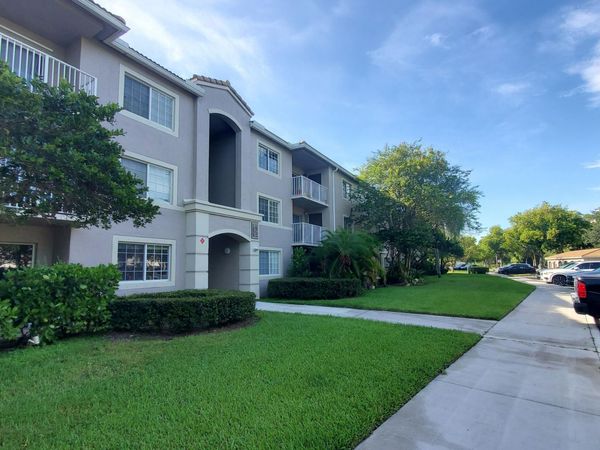 5011 WILES Road, Unit 104, Coconut Creek, FL 33073