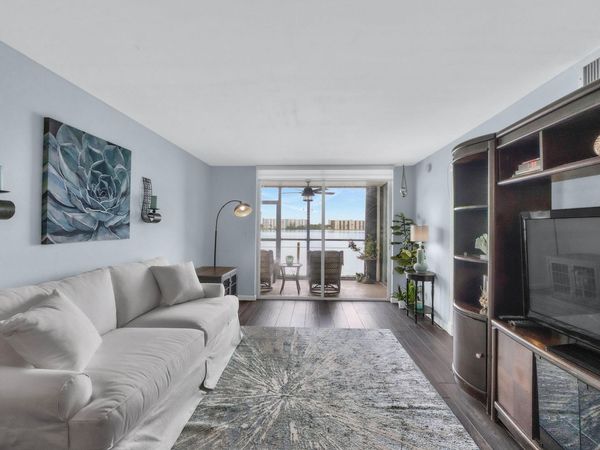 116 LAKE EMERALD Drive, Unit 101, Oakland Park, FL 33309