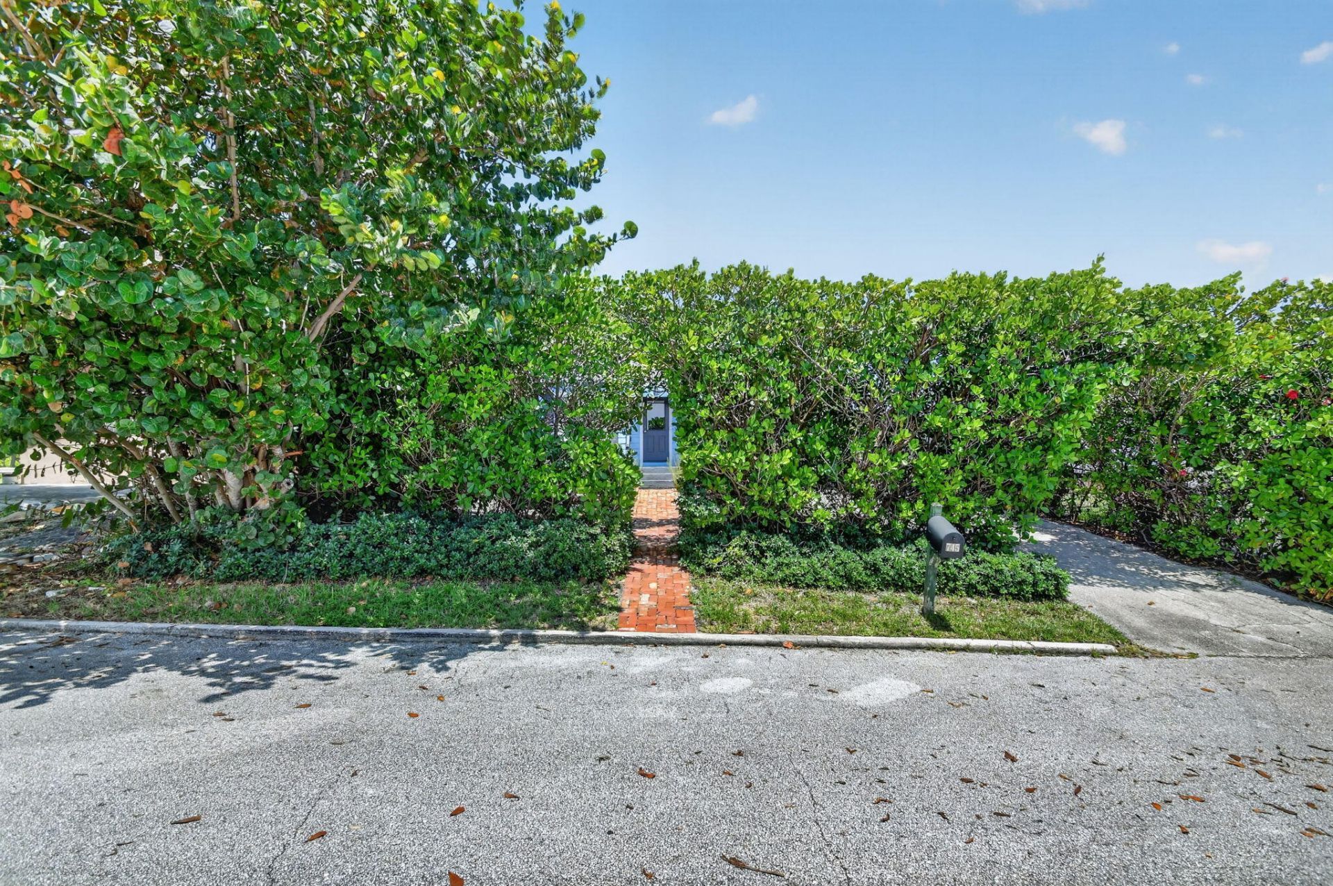 745 Talladega Street, West Palm Beach, FL 33405 Photo