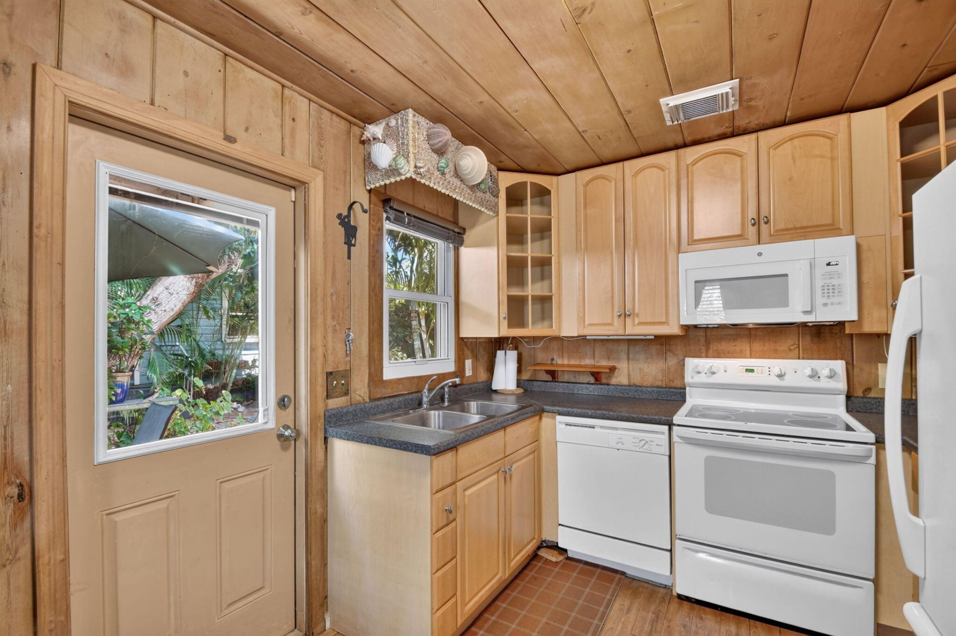 745 Talladega Street, West Palm Beach, FL 33405 Photo