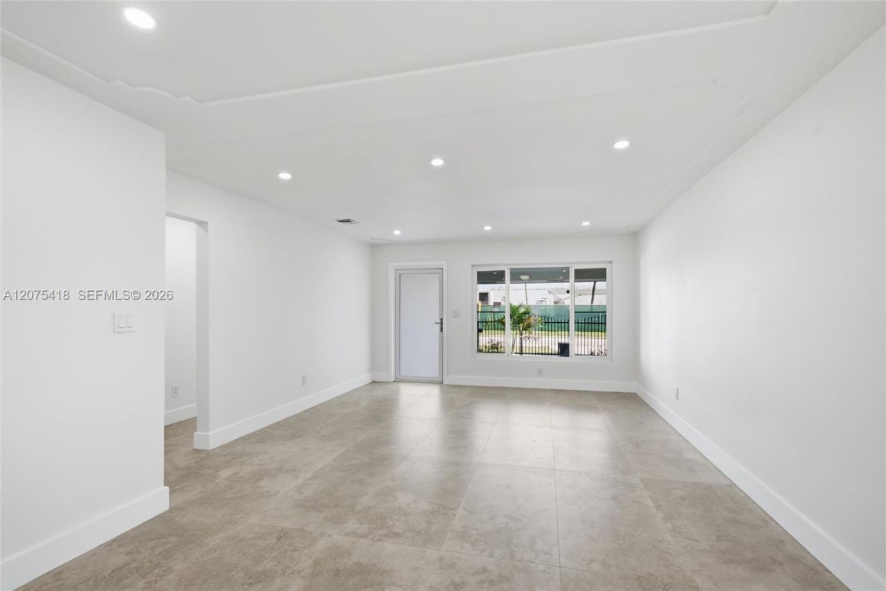 275 W 13 St , Hialeah, FL 33010 Photo