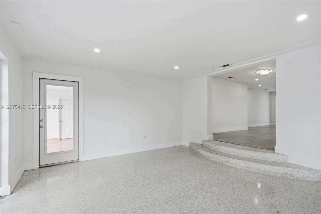275 W 13 St , Hialeah, FL 33010 Photo