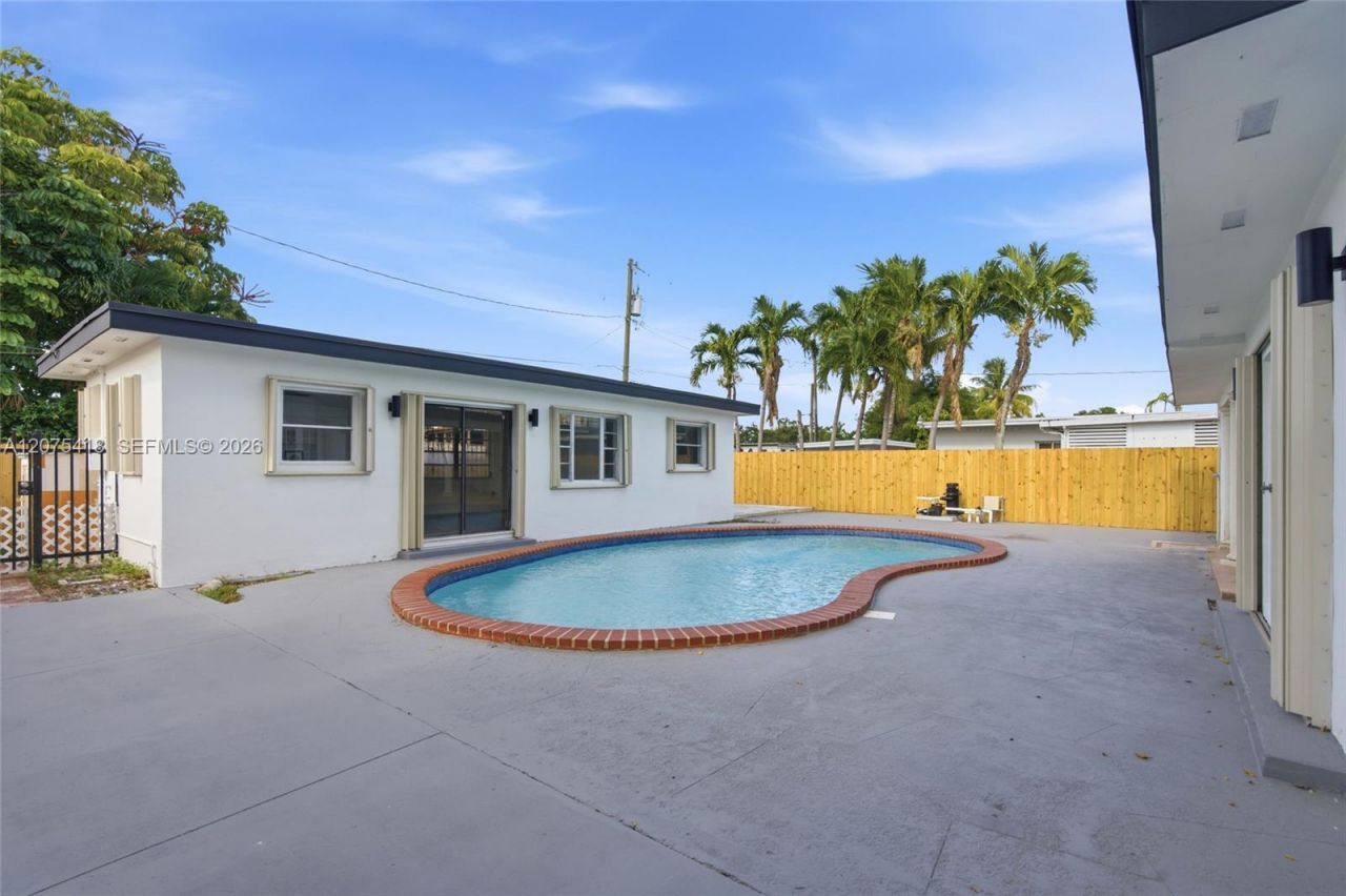 275 W 13 St , Hialeah, FL 33010 Photo