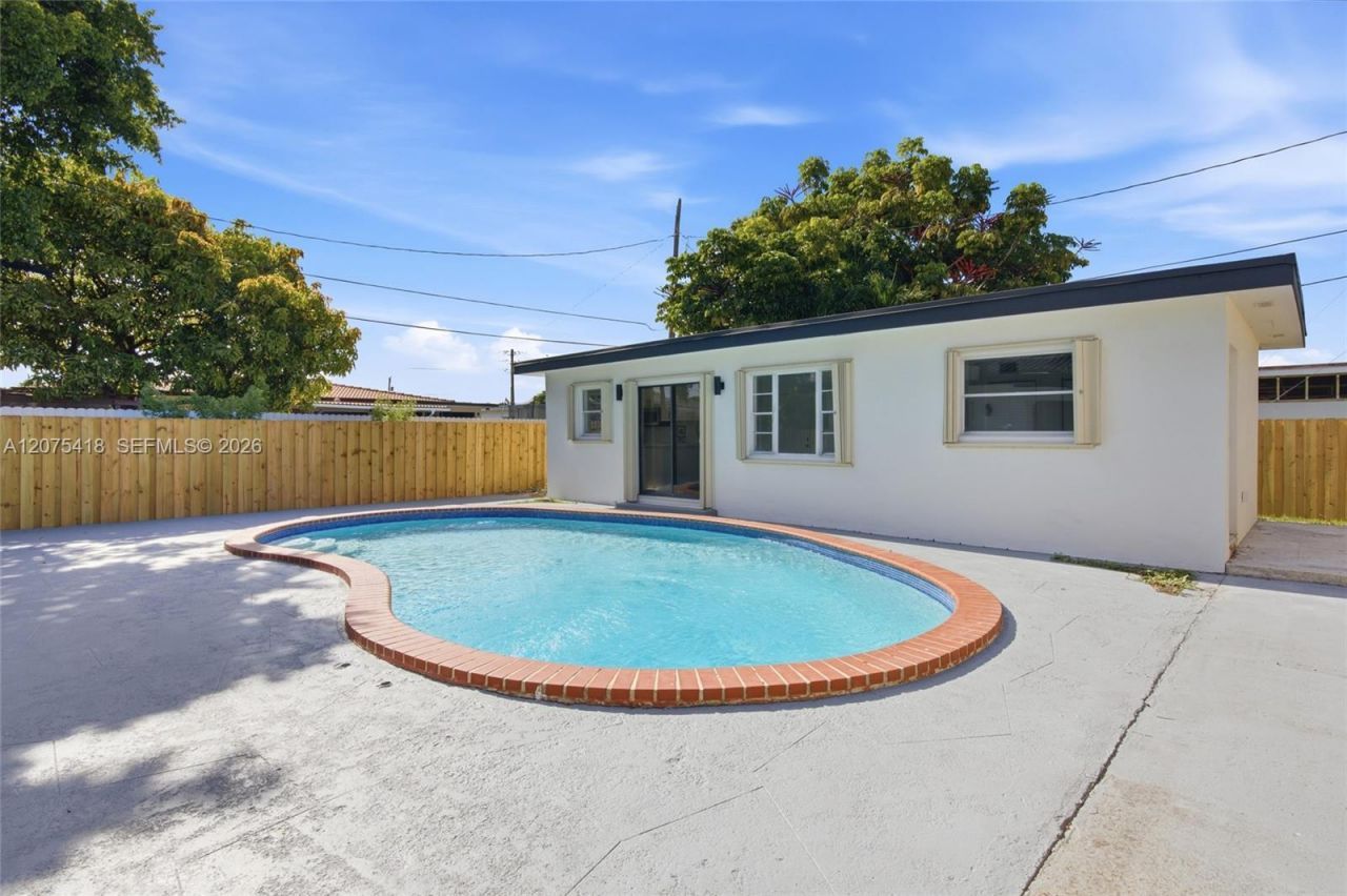 275 W 13 St , Hialeah, FL 33010 Photo